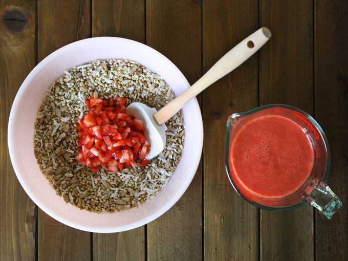 ストロベリー・グラノーラバー　ローフード